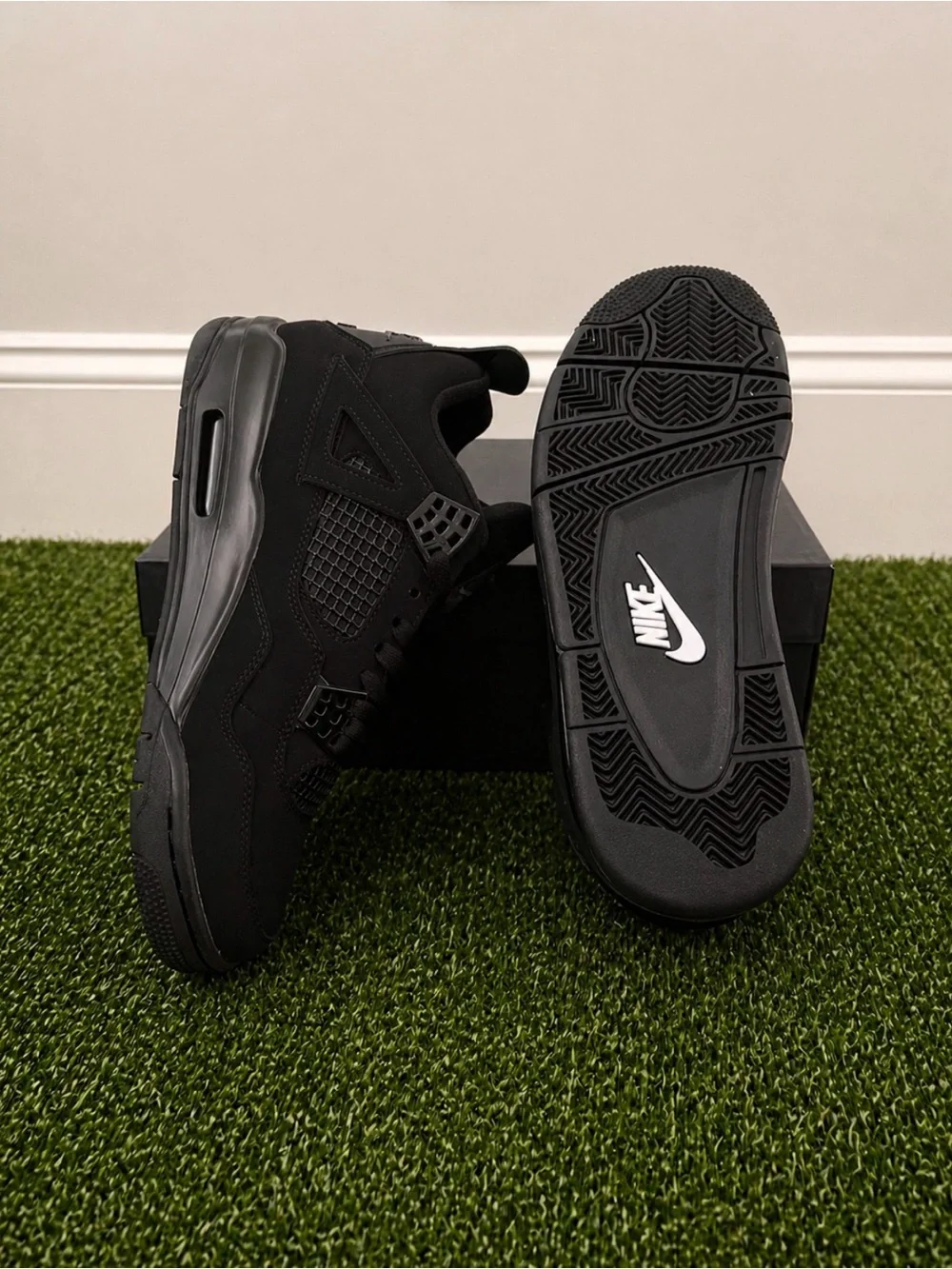 Jordan 4 Retro “Black Cat” (2025) Size 10